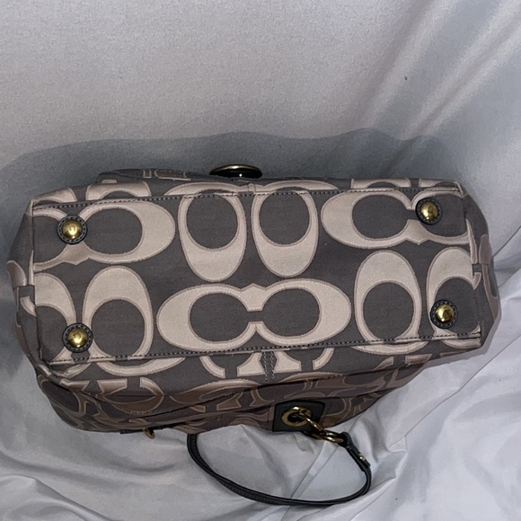 Vintage Coach Penelope Stylish Classic Gray Silver Monogram Signature Purse - Picture 13 of 13